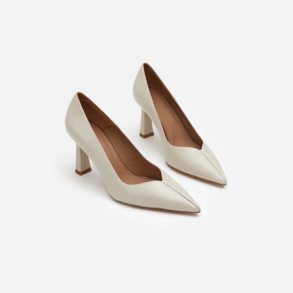 Rose Leather creme Flattered 