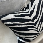 Zebra Cushion Cover 50x50 black  — kuva 2