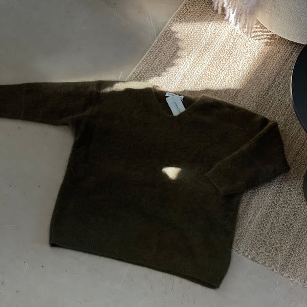 Sweater V-neck sage Estheme 