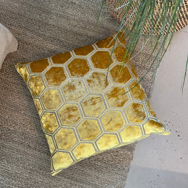 Manipur Cushion Cover 50x50 gold 