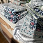 Apple Blue -pöytäliina 170x350cm, Chamois — kuva 4