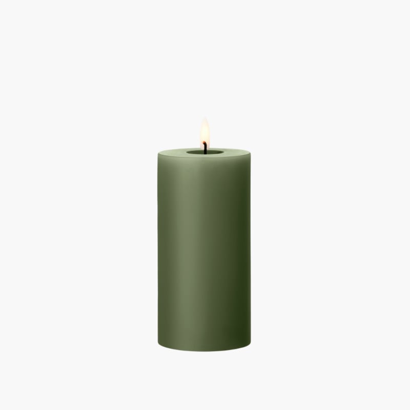 LED Pillar Candle 7,5x15 cm green soi Ester & Erik 