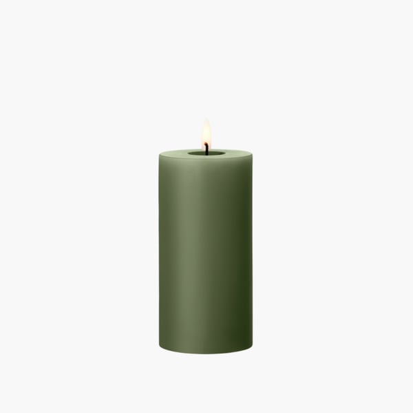 LED Pillar Candle 7,5x15 cm green soi Ester & Erik 