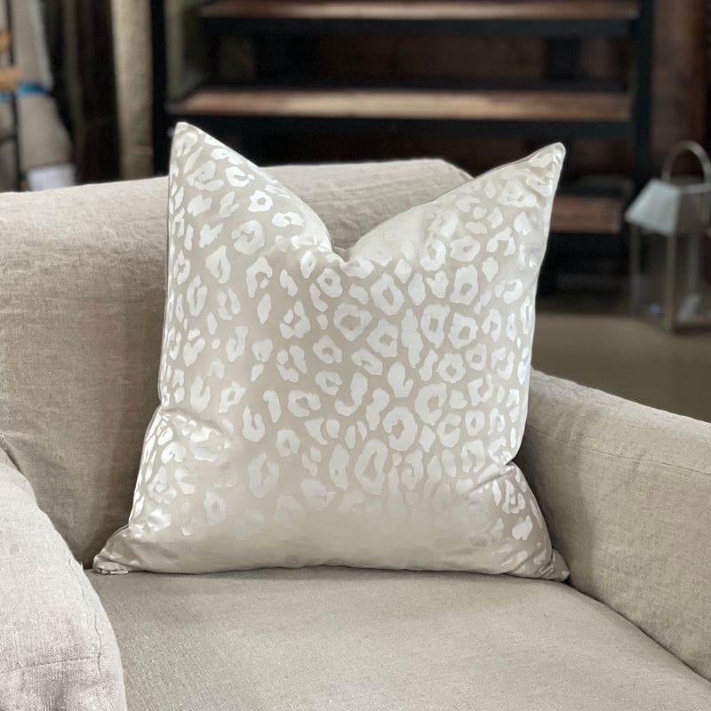 Temperley x Romo Saskia Cushion Cover ivory/pearl 50x50