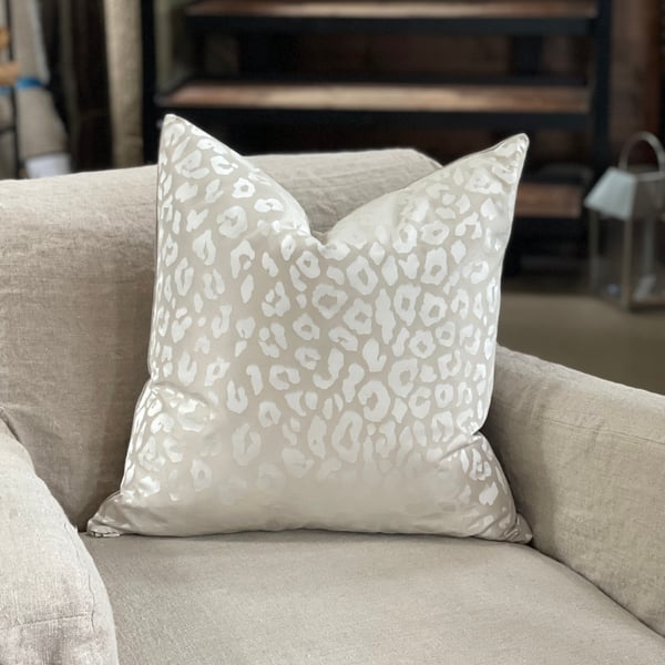 Temperley x Romo Saskia Cushion Cover ivory/pearl 50x50