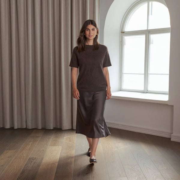 Short Sleeved Cashmere Sweater dark chocolate Original Story 