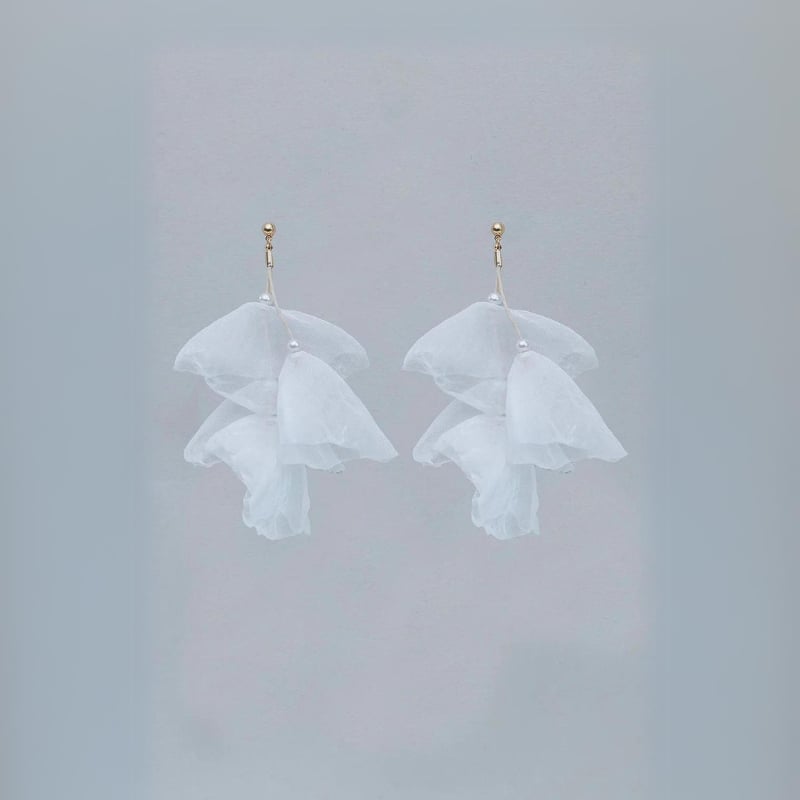 Flowy Earrings white gold 