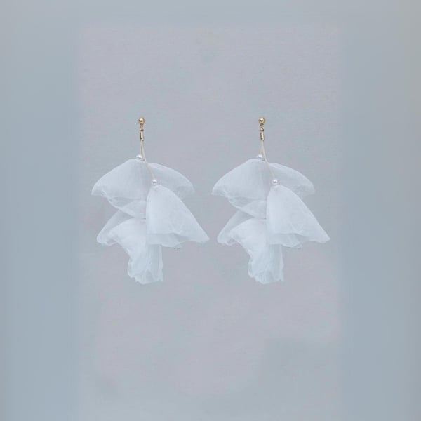 Flowy Earrings white gold 