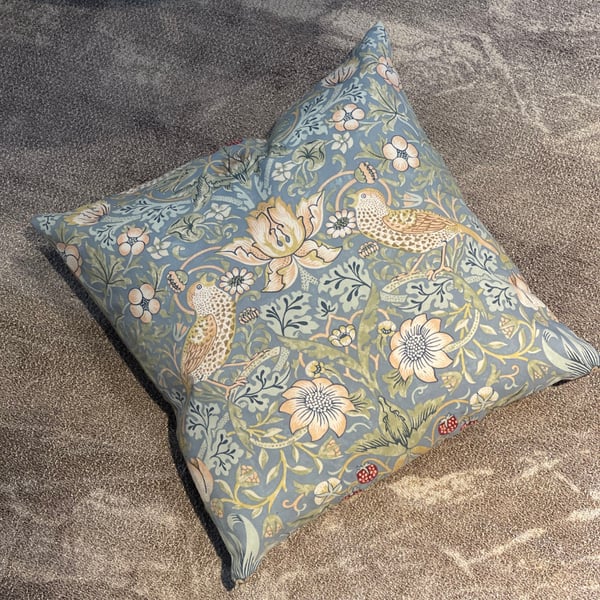 Morris Strawberry Thief Cushion Cover 50x50 soft