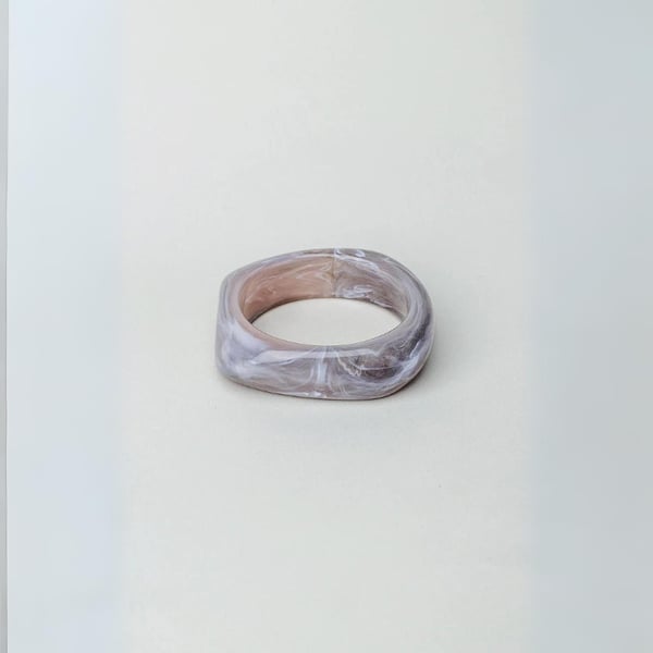 Big Square Bangle grey 